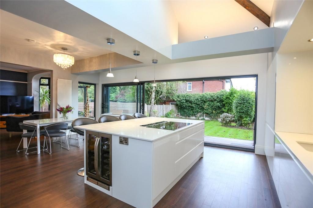Listing photo: kitchen